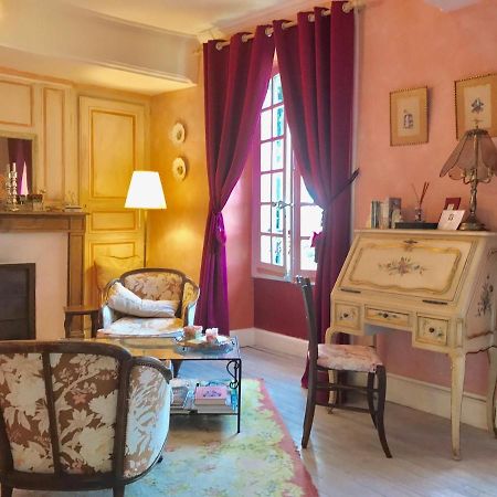 Maison Marthe B & B Saint-Sauveur-en-Puisaye Εξωτερικό φωτογραφία
