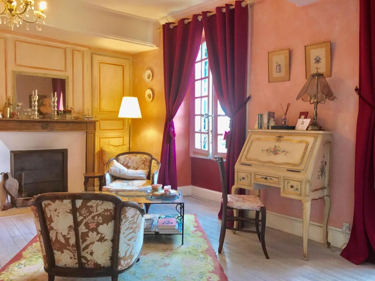Maison Marthe B & B Saint-Sauveur-en-Puisaye Εξωτερικό φωτογραφία