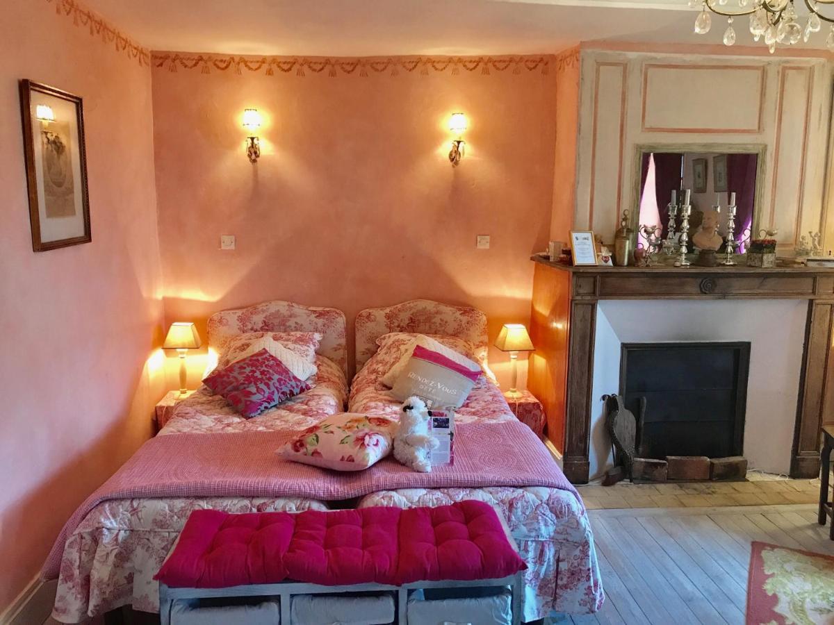 Maison Marthe B & B Saint-Sauveur-en-Puisaye Εξωτερικό φωτογραφία