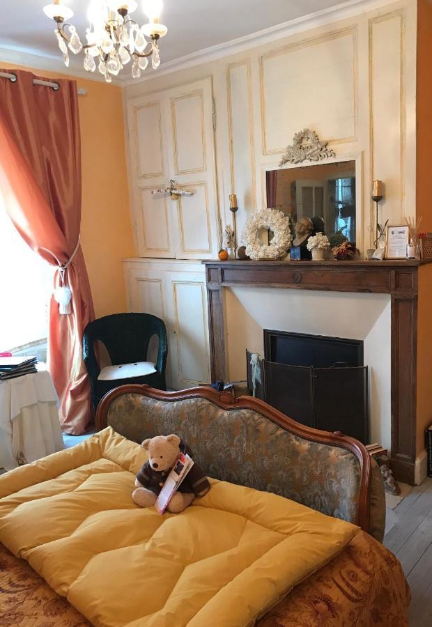 Maison Marthe B & B Saint-Sauveur-en-Puisaye Εξωτερικό φωτογραφία