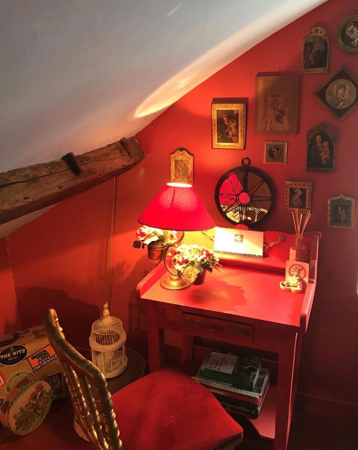 Maison Marthe B & B Saint-Sauveur-en-Puisaye Εξωτερικό φωτογραφία