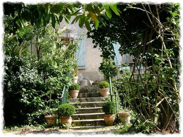 Maison Marthe B & B Saint-Sauveur-en-Puisaye Εξωτερικό φωτογραφία